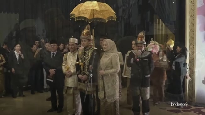 Momen Akad Nikah Beby Tsabina dan Rizki Natakusumah (YouTube/Beby Tsabina TV)