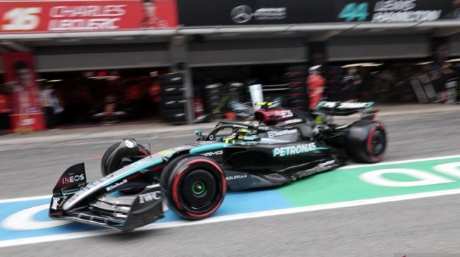 Meski Raih Podium, Lewis Hamilton Nilai Mercedes Harus Terus Sempurnakan Mobil