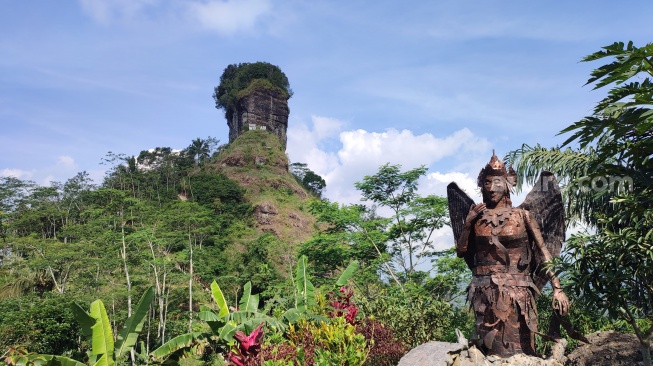 Serunya mengunjungi Puncak Widosari yang merupakan salah satu destinasi wisata unggulan di Kulon Progo, DIY, Sabtu (22/6/2024). (Suara.com/Rima S.I.N)