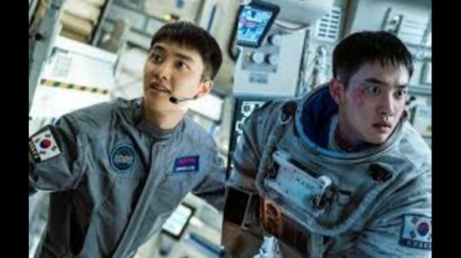 Terdampar di Bulan, Perjuangan Mencekam D.O. EXO untuk Pulang Sukses Bikin Penonton Tegang di Film "The Moon"