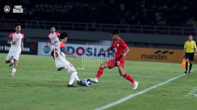 Duel timnas Indonesia U-16 vs Filipina di matchday kedua Grup A Piala AFF U-16 2024 di Stadion Manahan, Solo. [Dok. PSSI]