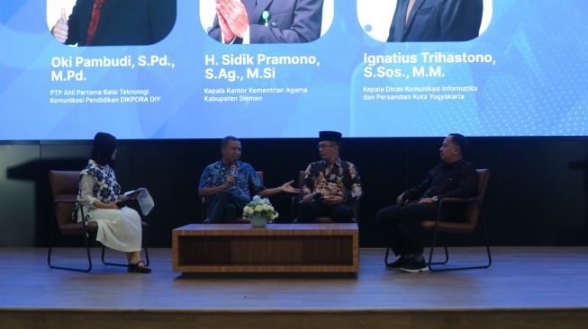 Dihadiri Tokoh Pendidikan Nasional, Guruinovatif.id Sukses Selenggarakan Yogyakarta Education Summit