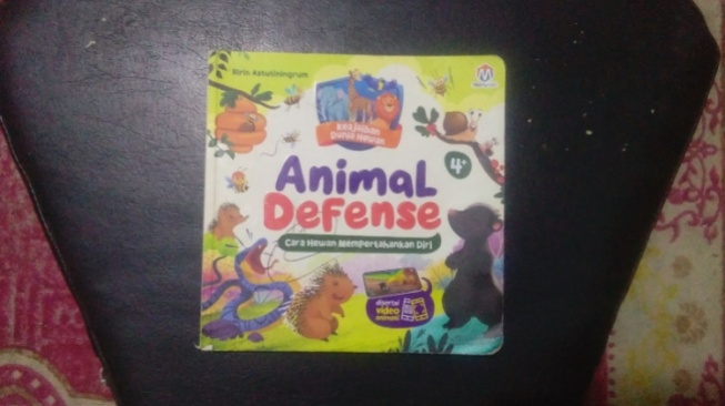 Anak-anak Tahu Cara Hewan Mempertahankan Dirinya Lewat Buku Animal Defense