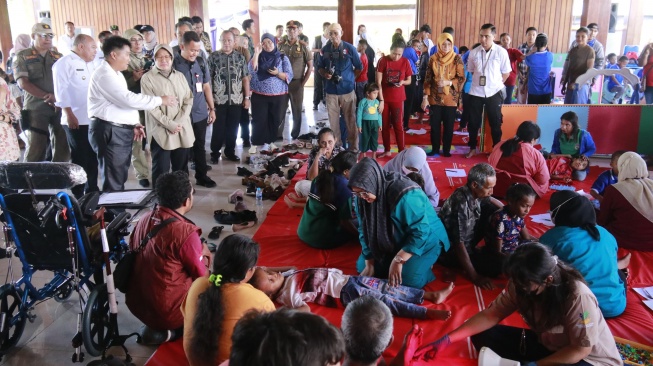 Kemensos menyelenggarakan Bhakti Sosial Operasi Katarak, Kepulauan Tanimbar, Maluku. (Dok: Kemensos)