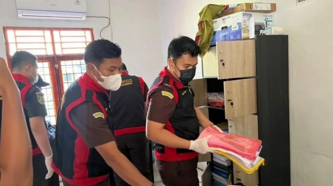 Kejari Labuhanbatu Geledah Kantor Desa hingga Dinas PMD, Sita Sejumlah Dokumen