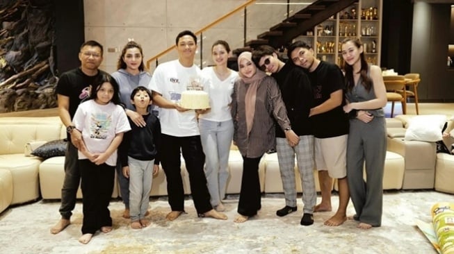 Potret Kejutan Ultah Azriel Hermansyah (Instagram/@azriel_hermansyah)