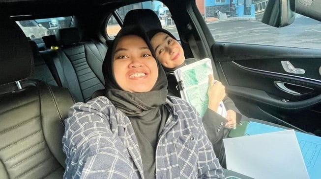 Sonya Fatmala Lulus Sidang Skripsi (Instagram/@sonyafatmala)