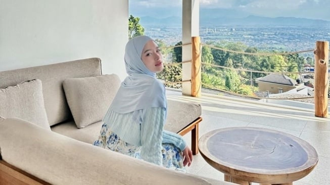 Potret Inara Rusli Ajak Anak-anak Liburan (Instagram/@mommy_starla)