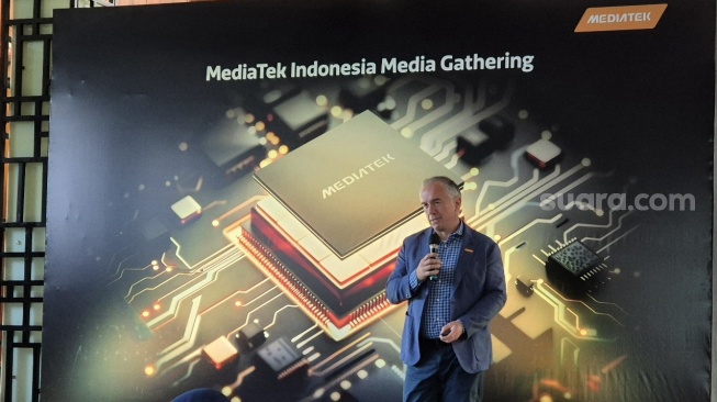 Vice President Corporate Marketing Mediatek, Finbarr Moynihan dalam Indonesia MediaTek Media Gathering 2024, Jakarta, Kamis (27/6/2024). [Suara.com/Dythia Novianty]