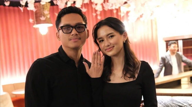 Bukan Sekarang, Sarah Menzel Bocorkan Rencana Pernikahan dengan Azriel Hermansyah Digelar