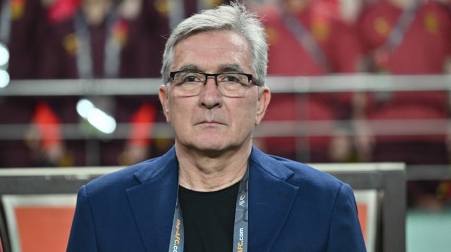 Pelatih Timnas China, Branko Ivankovic memimpin timnya bertanding di ajang Kualifikasi Piala Dunia 2026 zona Asia. [Jung Yeon-je / AFP]