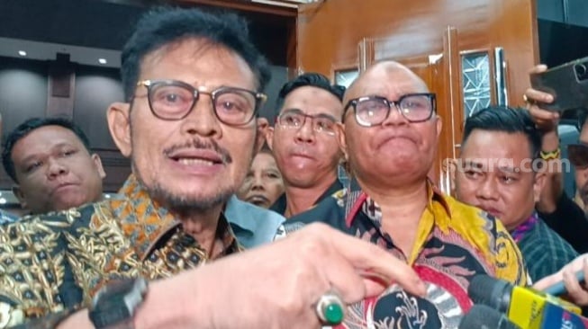 Mantan Menteri Pertanian Syahrul Yasin Limpo (SYL) tak terima dituntut 12 tahun penjara. (Suara.com/Dea)