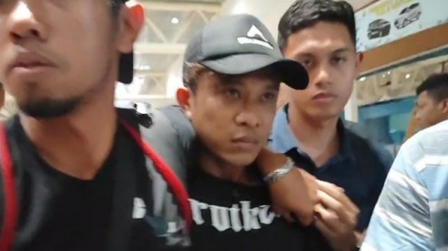 Pelarian Berakhir! Otak Pembunuhan Pegawai Koperasi yang Dicor Diringkus di Kota Padang