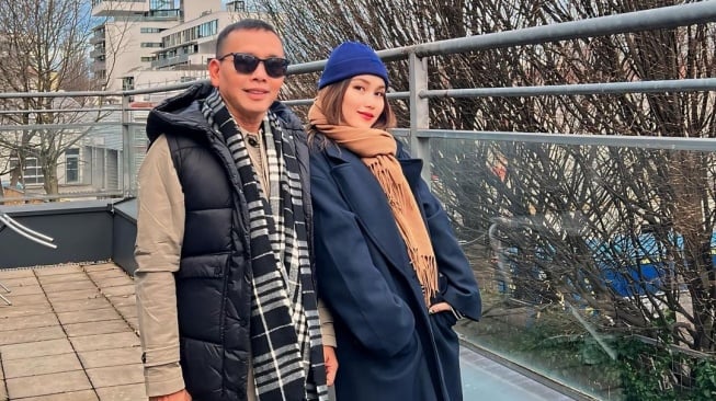 Ayu Ting Ting dan Ayah Rojak. [Instagram]