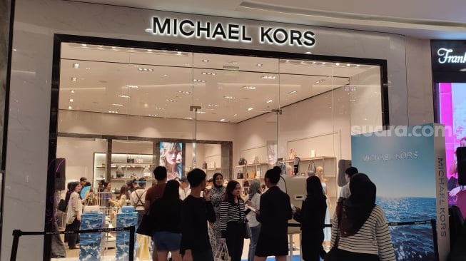 Grand opening Michael Kors di Pakuwon Mall Jogja, Sabtu (29/6/2024). (Suara.com/Rima S.I.N)