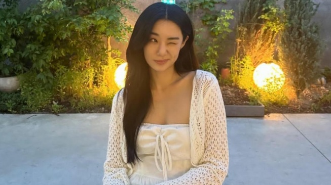 4 Look Outfit Girly ala Stephanie Lee, Bisa Kamu Tiru untuk Tampil Feminim!