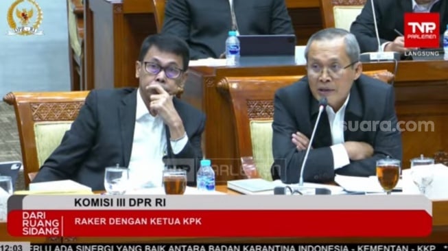 Pimpinan KPK saat rapat kerja bersama Komisi III DPR RI di Parlemen Senayan, Jakarta. (Tangkapan layar/Bagaskara)