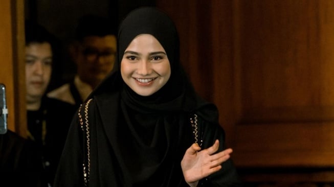 Potret Syifa Hadju Berhijab di Kajian Ustaz Hanan Attaki (Instagram)