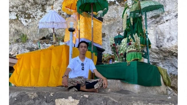 Punya Bapak Angkat Genderuwo Hingga Klaim Ada Klien Artis: Ini Perjalanan Spiritual Ki Arjuna Samudra