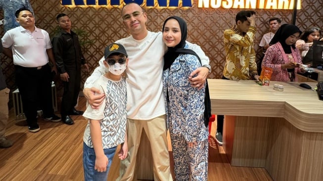 Outfit Nagita Slavina, Raffi Ahmad dan Rafathar di Jogja. [Instagram]