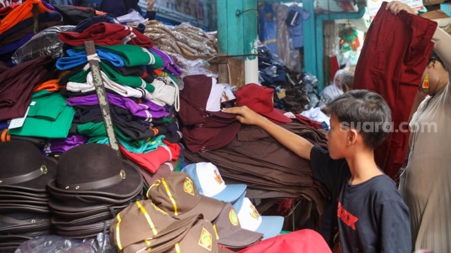 Berburu Perlengakapan Sekolah Jelang Tahun Ajaran Baru