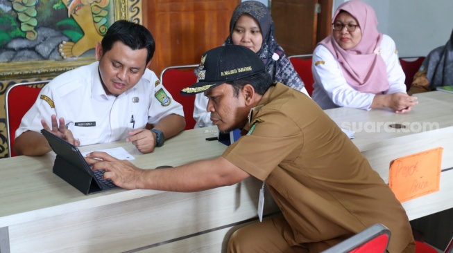 Tinjau Proses PPDB SMPN, Pj Wali Kota Tangerang Pastikan Keamanan dan Kelancaran Sistem Zonasi