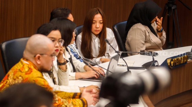 Suasana jalannya sidang putusan DKPP RI terkait dengan kasus dugaan asusila Ketua KPU RI Hasyim Asy’ari di Kantor DKPP RI, Jakarta, Rabu (3/7/2024). [Suara.com/Alfian Winanto]