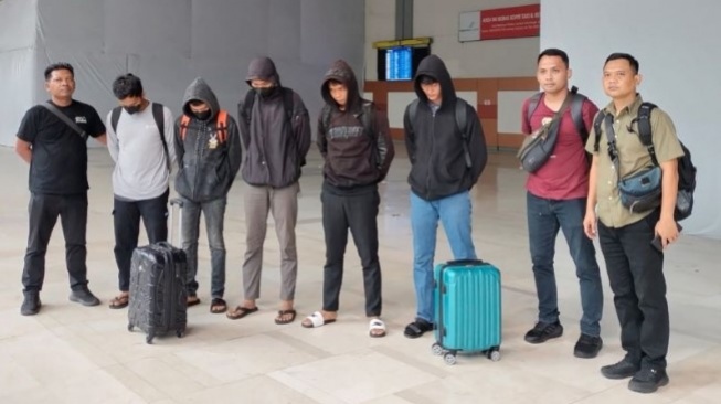 5 Pelaku Pembobolan Koper di Bandara Sultan Hasanuddin Ditangkap