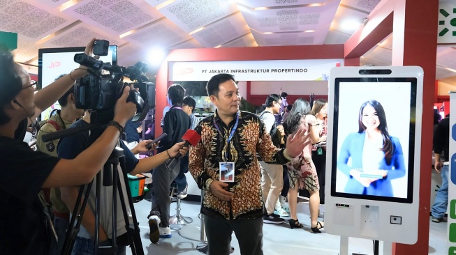 Dukung Transformasi Digital, JIP Hadirkan Teknologi Pintar Smart Board dan Smart Kiosk AI