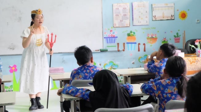 Penerima Beasiswa LPDP Angkatan 233 Tingkatkan Literasi Anak di Daerah 3T