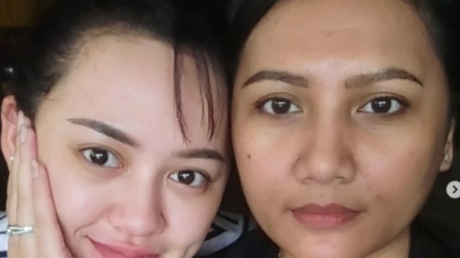 Potret Ibu Happy Asmara, Dwi Yuslianti Punya Paras Cantik dan Awet Muda, Netizen: Ini Mah Mama Rasa Kakak