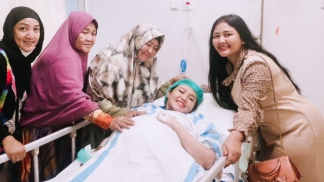 Artis Pilih Melahirkan di Tanggal Cantik 070724 (Instagram/@ellarose_me)