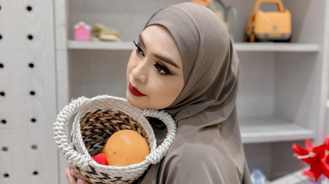 Dandanan Disebut Makin Menor Usai Jadi Janda, Ria Ricis Santai: Ya Namanya...