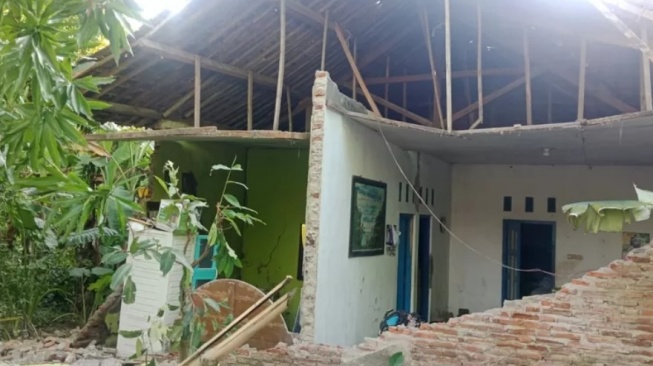 Gempa Batang: 4 Warga Dilaporkan Terluka, Warga Diimbau Tetap Waspada