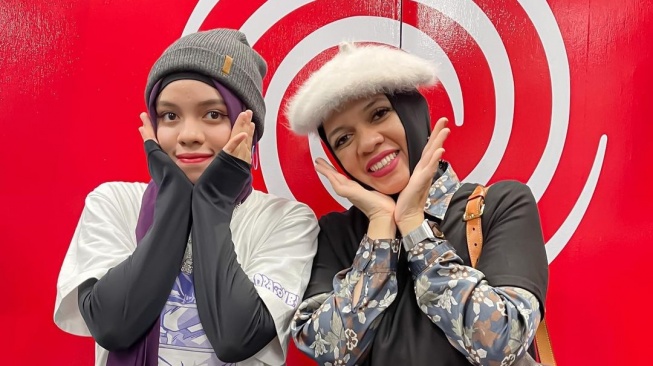 Sajidah Halilintar dan ibunya, Geni Faruk. (Instagram/@sajidahhalilintar)