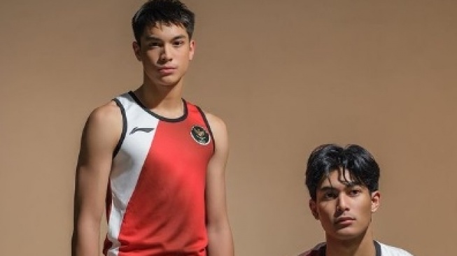 5 Gaya Fotogenik Eddy Meijer, Anak Maudy Koesnaedi yang Jadi Model Jersey Atlet RI Olimpiade Paris 2024