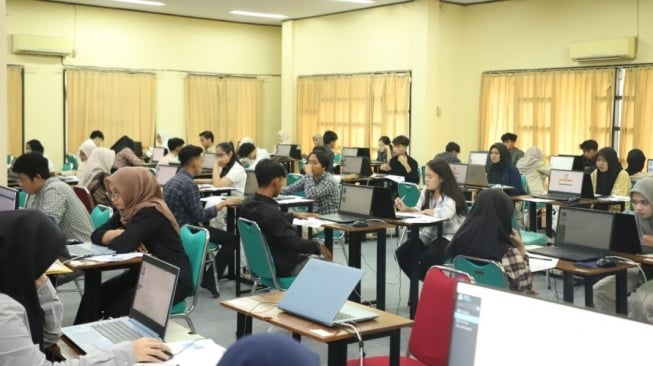 Persaingan Ketat! 3.600 Calon Mahasiswa Berebut Kursi di Unila Lewat Jalur Mandiri