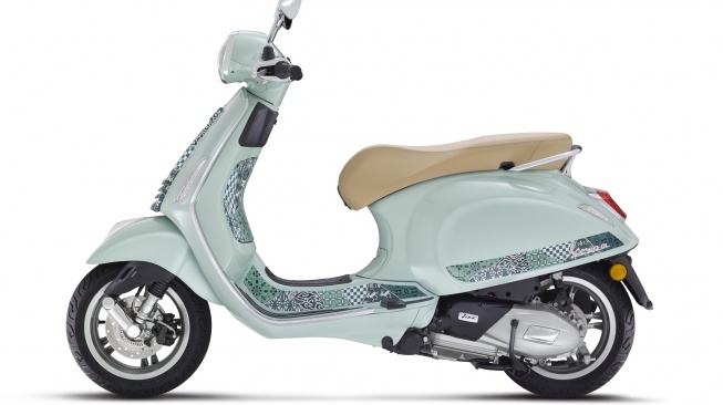 Vespa Primavera Hadir dengan Balutan Motif Batik Sebagai Model Edisi Khusus