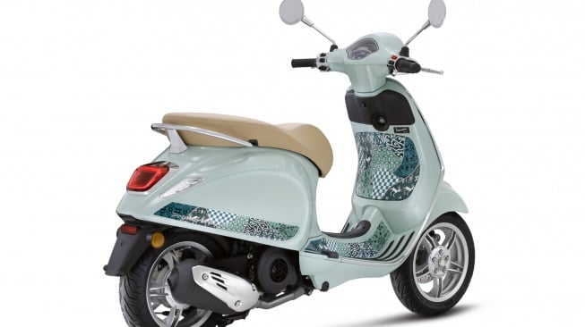 Vespa Primavera Batik Hadir Sebagai Model Edisi Khusus. (Foto: Piaggio Indonesia)