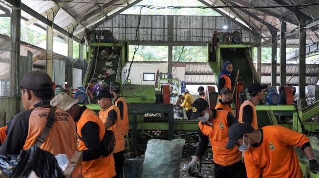 Sampah Jadi Berkah: DLH Jogja Olah Sampah Organik Jadi Kompos Gratis untuk Petani