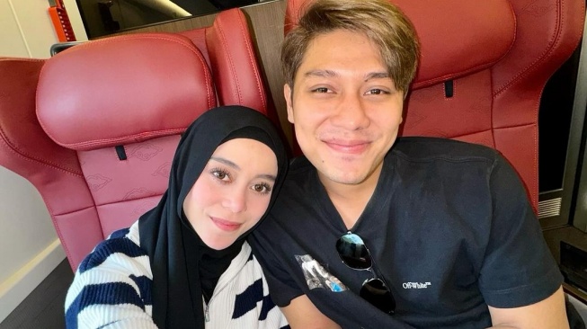 Rizky Billar dan Lesti Kejora. [Instagram/rizkybillar]