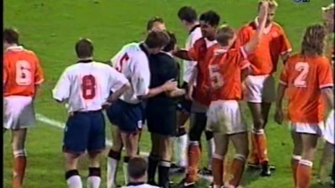 Petaka Wasit Jerman: Belanda Permalukan Inggris 31 Tahun Silam [Tangkap layar Youtube]