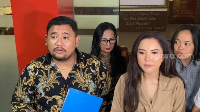 Drama! Ayu Aulia Laporkan Stylist Siti Badriah ke Polisi Gegara Dituding Bawa Kabur 9 Koleksi Baju