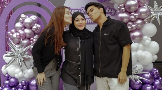 Momen ulang tahun Aurel Hermansyah ke-26 (instagram/@aurelie.hermansyah)