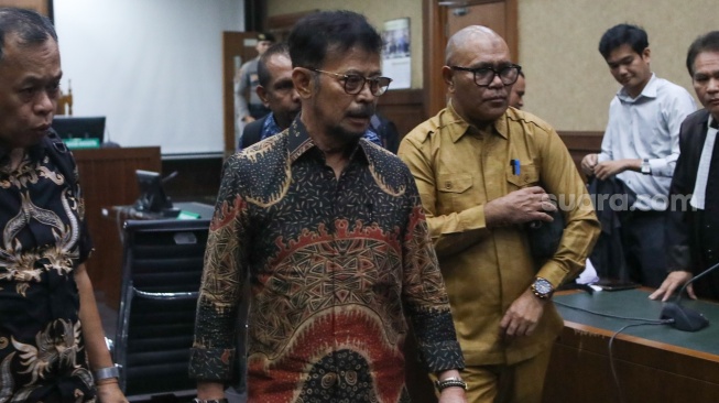 Terdakwa kasus pemerasan dan gratifikasi di Kementerian Pertanian, Syahrul Yasin Limpo saat menjalani sidang putusan di Pengadilan Tipikor, Jakarta, Kamis (11/7/2024). [Suara.com/Alfian Winanto]