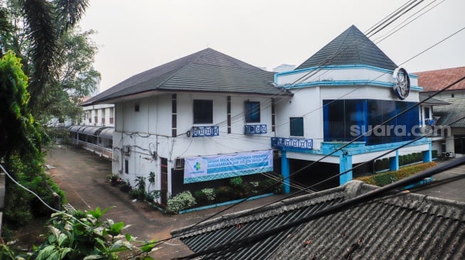 Penampakan Kantor Perkumpulan Keluarga Berencana Indonesia {PKBI) yang sudah dikosongkan di Jakarta, Kamis (11/7/2024). [Suara.com/Alfian Winanto]