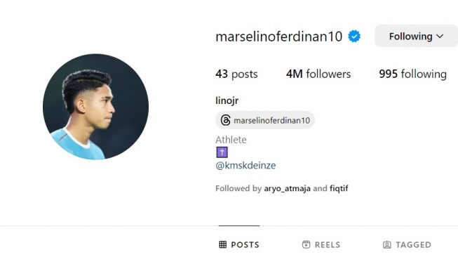 Marselino Ferdinan masih menyematkan akun KMSK Deinze di bio Instagramnya. [Instagram @marselinoferdinan10]