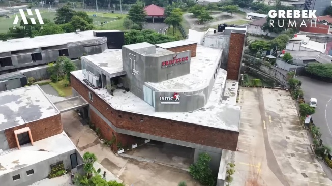 Potret rumah Tompi yang diklaim tim Atta Halilintar seharga Rp150 miliar (YouTube/AH)