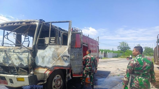 Ricuh! Konflik Lahan Pecah di Deli Serdang, Mobil Damkar Dibakar hingga Petugas Dilempari Batu