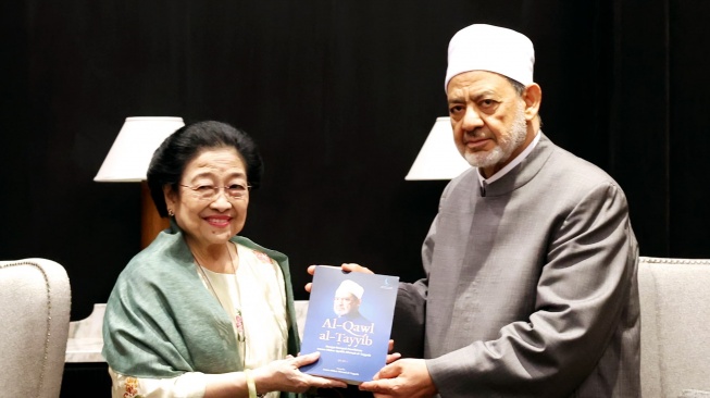 Ketua Umum DPP PDIP, Megawati Soekarnoputri bertemu dengan Imam Besar Al Azhar Ahmed El-Tayeb. (Dok. Foto: DOK DPP PDIP)